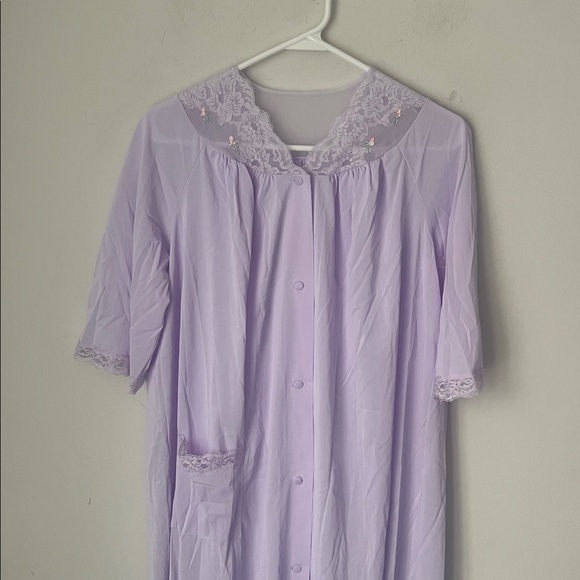 Shadowline Vtg Nightgown Purple Lace Embroidered Romantic Sleepwear Petite 🔲 - Picture 2 of 9
